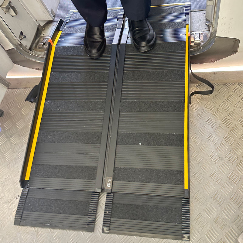 Ruedamann ® 2つ折りアルミニウム合金バリアフリースロープ 耐荷重300kg 飛行機搭乗用